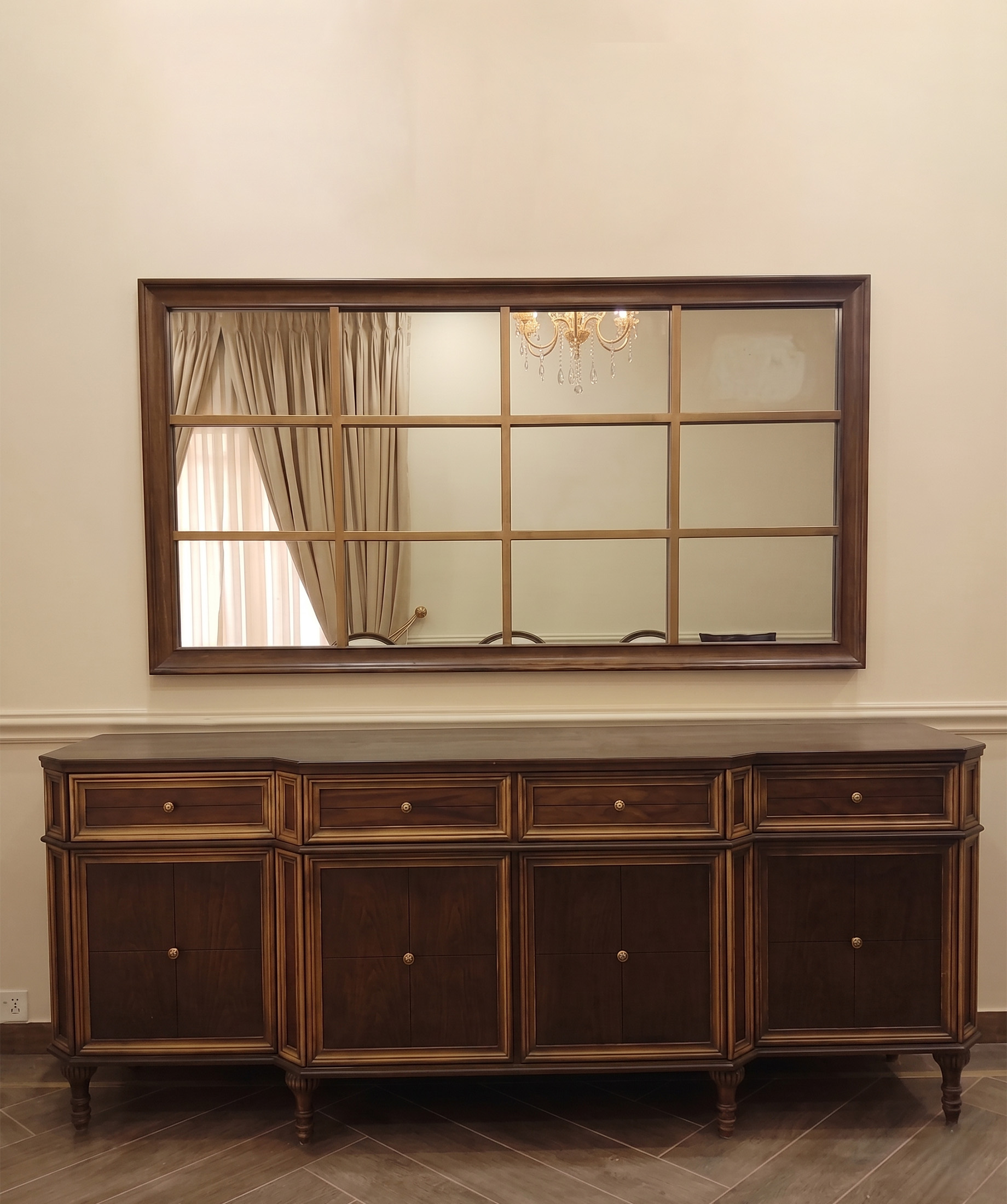 BUFFET TABLE